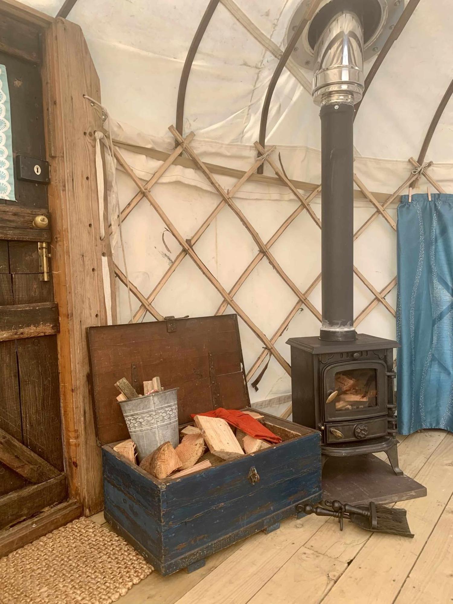 Ceridwen Glamping, Double Decker Bus And Yurts Hotel Llandysul Exterior foto