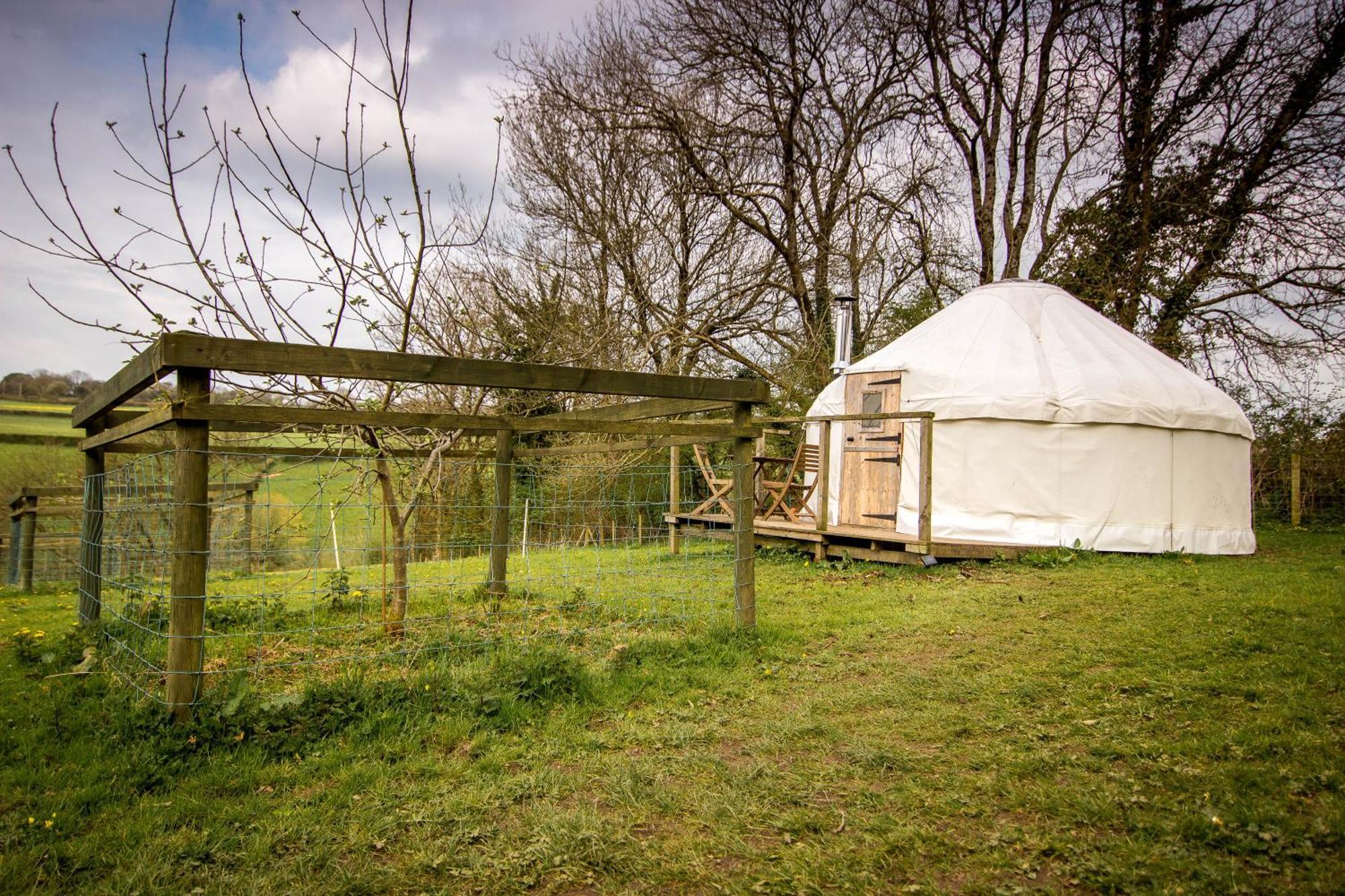 Ceridwen Glamping, Double Decker Bus And Yurts Hotel Llandysul Exterior foto