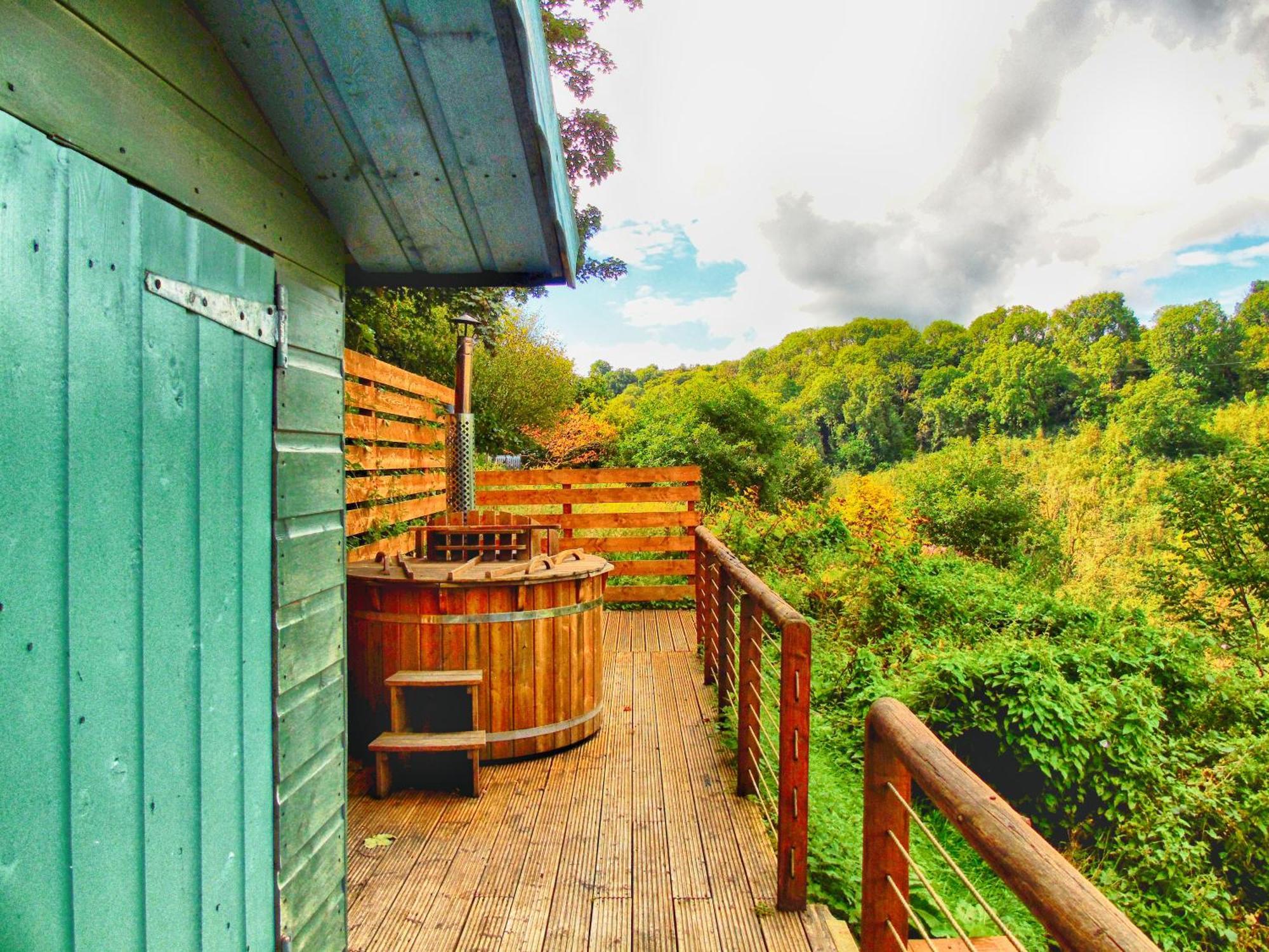Ceridwen Glamping, Double Decker Bus And Yurts Hotel Llandysul Exterior foto
